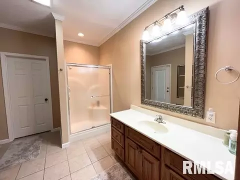 404 E Clark Trl, Herrin, IL 62948 photo 8
