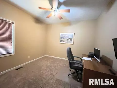 404 E Clark Trl, Herrin, IL 62948 photo 9