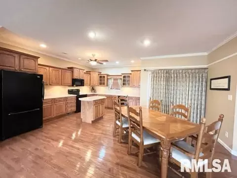 404 E Clark Trl, Herrin, IL 62948 photo 5