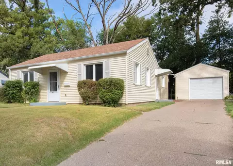 3723 10th Avenue Ct, Moline, IL 61265