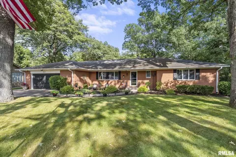 501 14th Avenue Ct, Hampton, IL 61256