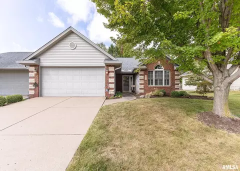 1334 33rd Avenue Cir, Silvis, IL 61282