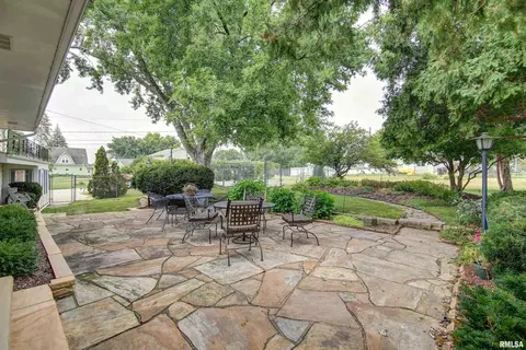 102 12th St, Fulton, IL 61252 photo 6