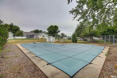 102 12th St, Fulton, IL 61252 photo 8
