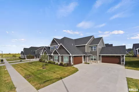 2972 Charissas Pl, Bettendorf, IA 52722