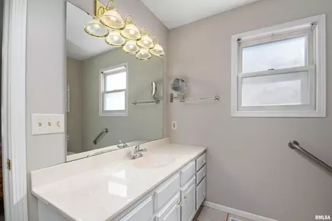 5317 19th Ave, Moline, IL 61265 photo 13