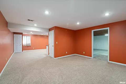 5317 19th Ave, Moline, IL 61265 photo 20