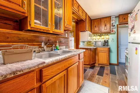 414 54th St, Moline, IL 61265 photo 8