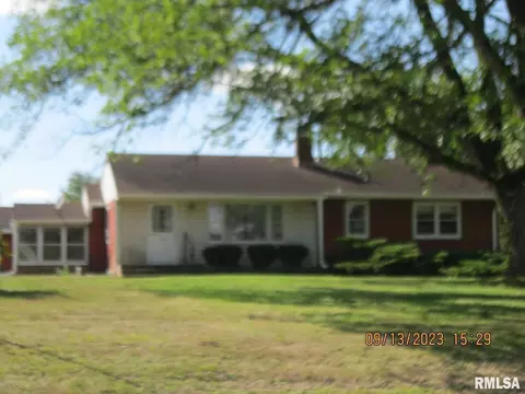 504 N 11th St, Clinton, IA 52732