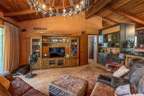 555 E Karel Park Rd, Eldorado, IL 62930 photo 10