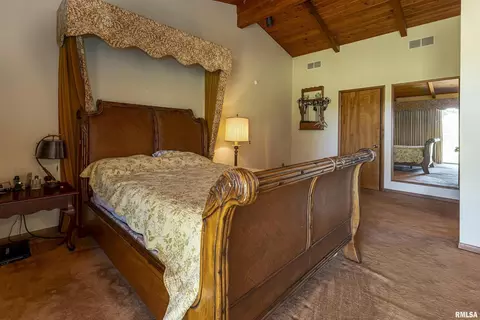 555 E Karel Park Rd, Eldorado, IL 62930 photo 16