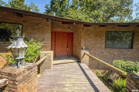 555 E Karel Park Rd, Eldorado, IL 62930 photo 4