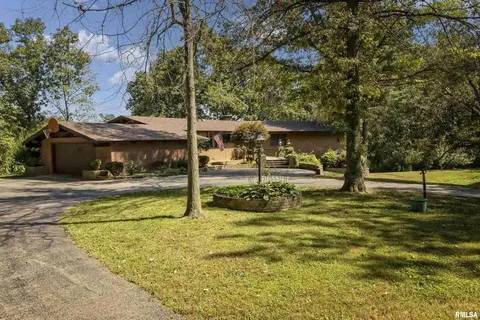 555 E Karel Park Rd, Eldorado, IL 62930 photo 2