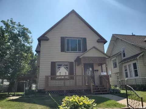 834 18th Ave #A, Moline, IL 61265