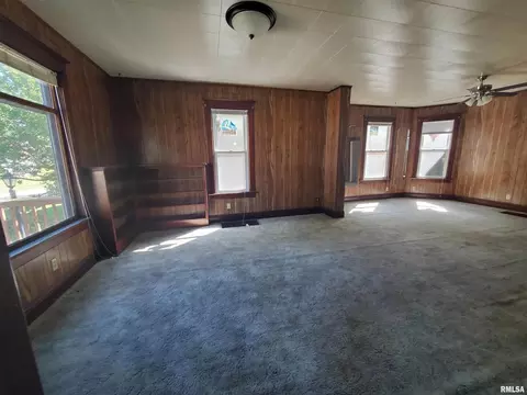 834 18th Ave #A, Moline, IL 61265 photo 2