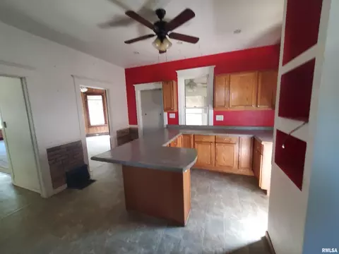 834 18th Ave #A, Moline, IL 61265 photo 4