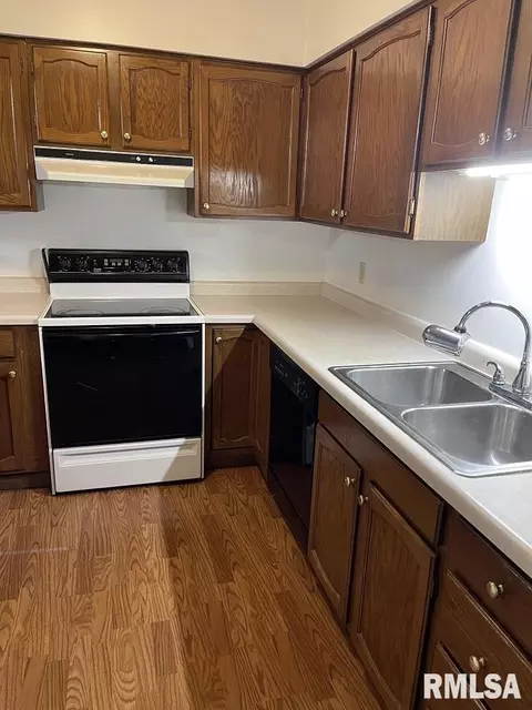 800 E Iowa St #2B, Eldridge, IA 52748 photo 7