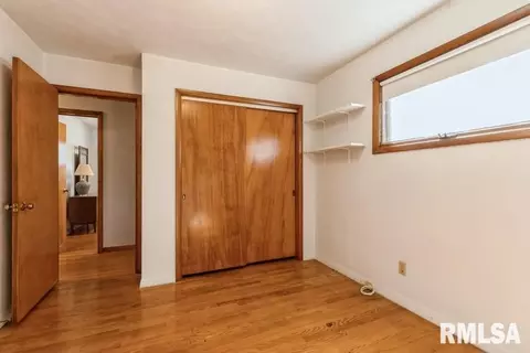 909 54th St, Moline, IL 61265 photo 15
