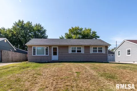 637 Greenway Ave, Colona, IL 61241