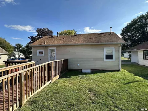 407 8th Ave, Silvis, IL 61282 photo 3