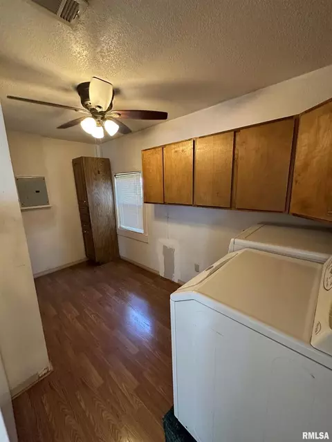 407 8th Ave, Silvis, IL 61282 photo 13