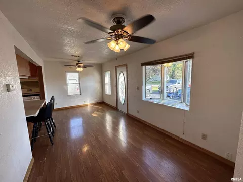 407 8th Ave, Silvis, IL 61282 photo 9