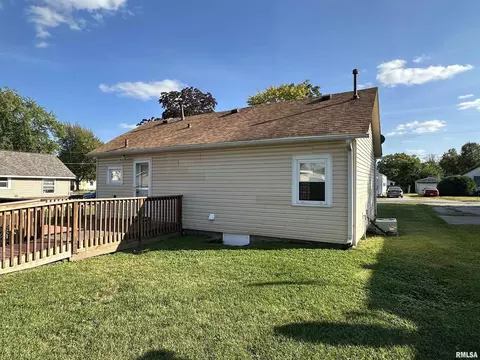 407 8th Ave, Silvis, IL 61282 photo 4
