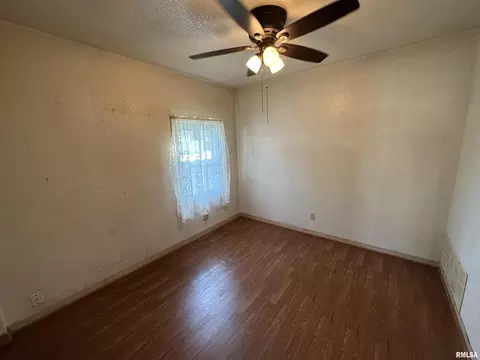 407 8th Ave, Silvis, IL 61282 photo 10