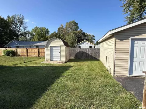 407 8th Ave, Silvis, IL 61282 photo 5