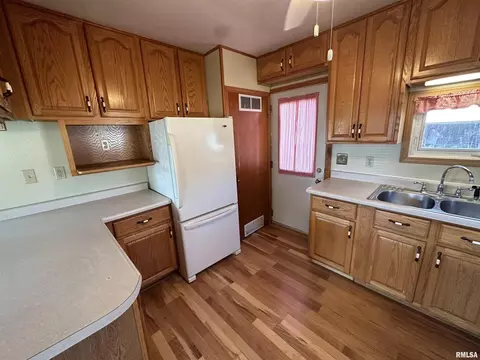 407 8th Ave, Silvis, IL 61282 photo 16