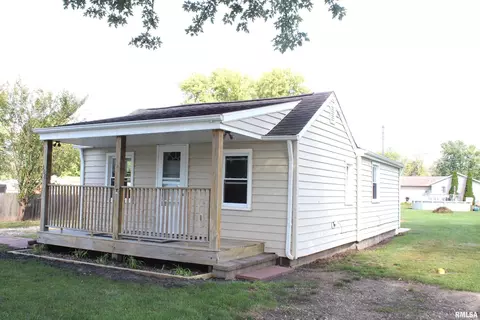 208 6th St, Colona, IL 61241