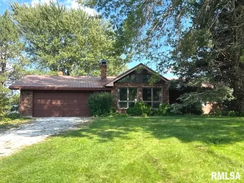 2304 E 1300th St, Mendon, IL 62351