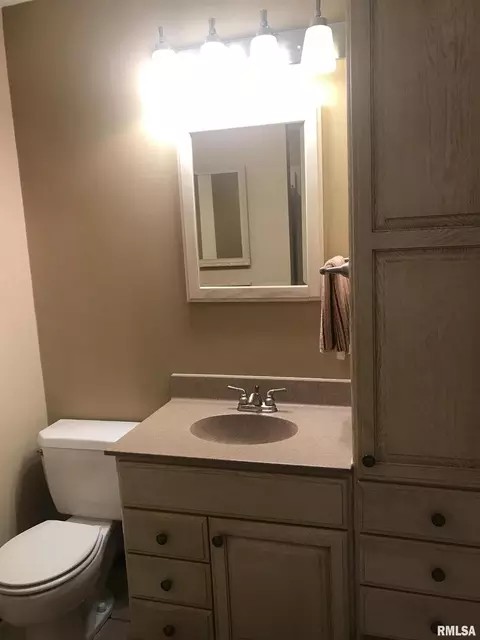 525 E Mcclure St, Kewanee, IL 61443 photo 39