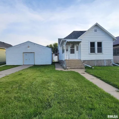 619 3rd Ave S, Clinton, IA 52732