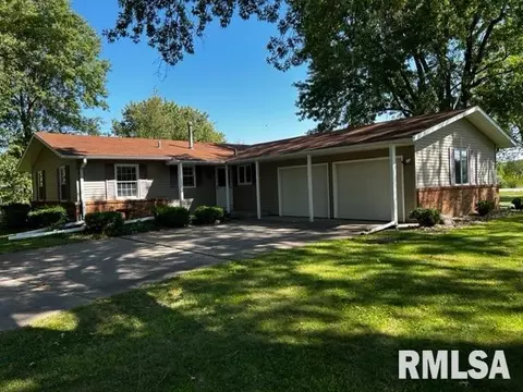 9411 141st St W, Taylor Ridge, IL 61284