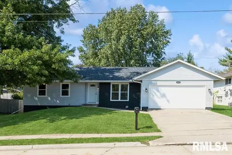 5830 Marquette St, Davenport, IA 52806