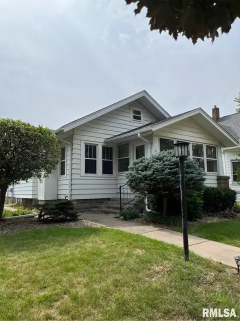 2614 13th Ave, Moline, IL 61265