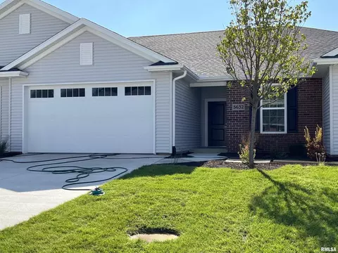 5632 Kristi Ln, Bettendorf, IA 52722