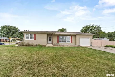 2811 7th St, East Moline, IL 61244