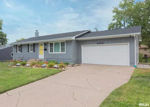 2825 N Pine St, Davenport, IA 52804