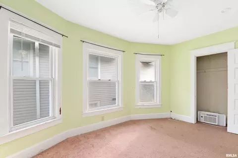 610 10th St, Moline, IL 61265 photo 16