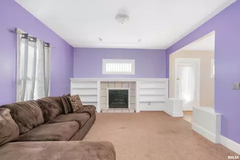 610 10th St, Moline, IL 61265 photo 4