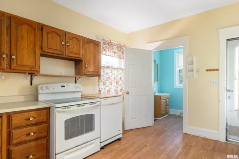610 10th St, Moline, IL 61265 photo 9