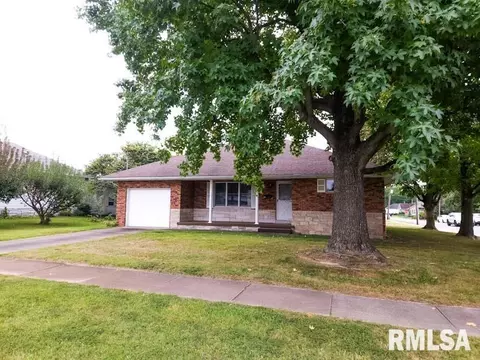 801 E Boulevard St, Marion, IL 62959