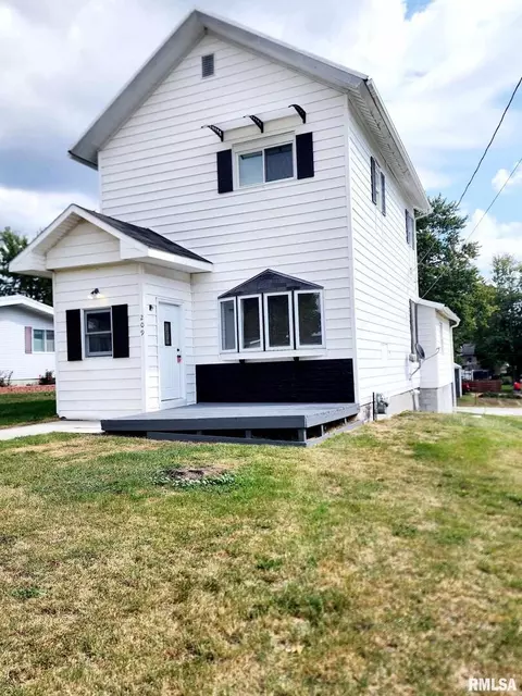 209 Dudley St, Liberty, IL 62347