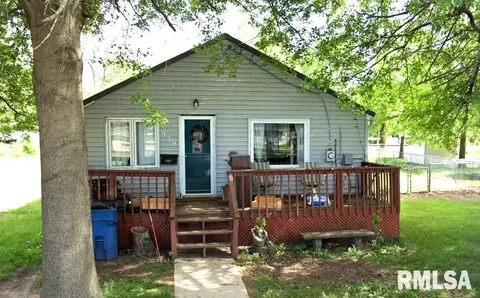 939 Dunnburr St, Camanche, IA 52730