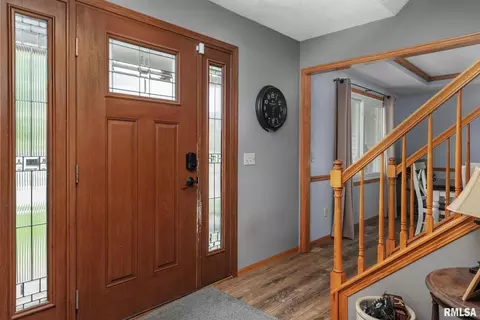 704 Fox Ridge Rd, Eldridge, IA 52748 photo 5