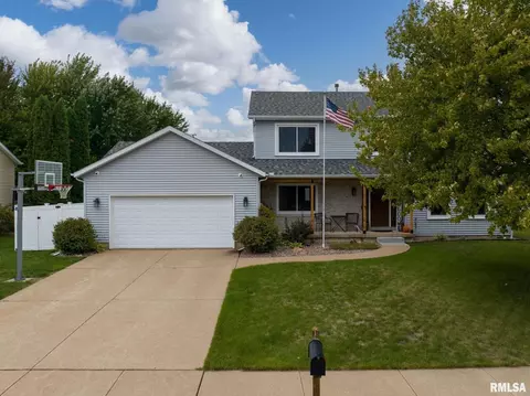 704 Fox Ridge Rd, Eldridge, IA 52748 photo 3