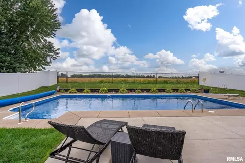 704 Fox Ridge Rd, Eldridge, IA 52748 photo 35