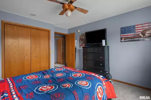 704 Fox Ridge Rd, Eldridge, IA 52748 photo 27